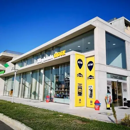 Elysia Park Luxury פאפוס