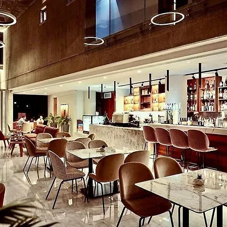 Elysia Park Luxury דירה Paphos